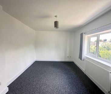 2 bedroom end of terrace house to rent - Photo 1