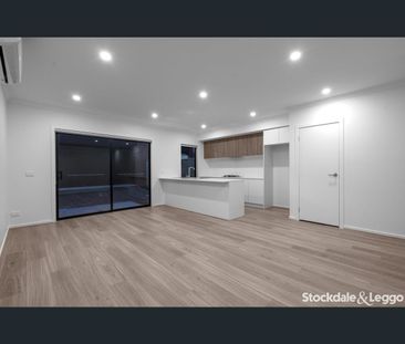 171 Errol Boulevard, Mickleham, Vic 3064 - Photo 2