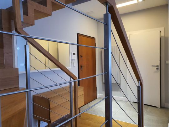 5-pokojowe mieszkanie przy szkole ATUT - Photo 1