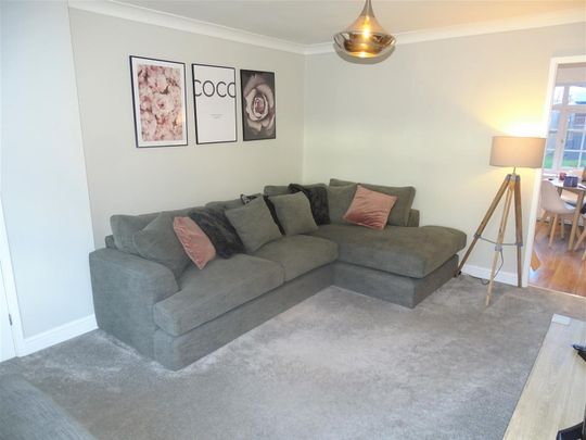 3 bedroom House To Let - Photo 1