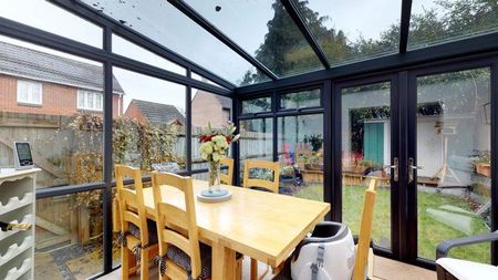 3 bedroom terraced house to rent - Photo 2