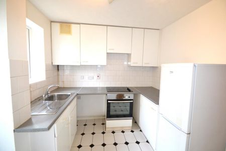 2 bedroom terraced house to rent - Photo 2