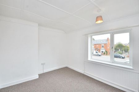 3 bedroom end of terrace house to rent - Photo 4