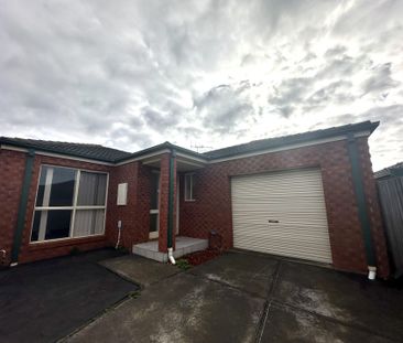 Charming 3 Bedroom Rental in Altona Meadows - Photo 4