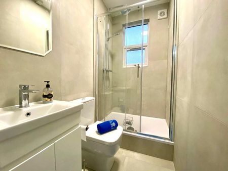 4 bedroom terraced house to rent - Photo 4