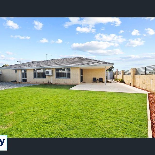 28 Wilkes Loop, BALDIVIS WA 6171 - Photo 1