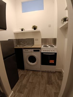 1 Bed Flat, Thornton Heath, CR7 - Photo 1