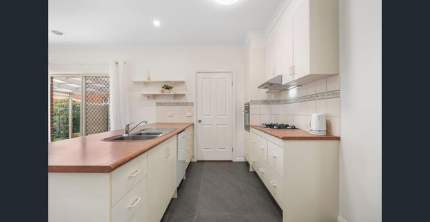 Tidy Home in Sought-After Lake Gardens - Photo 1