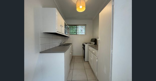 2 BEDROOM 1 BATHROOM UNIT IN SOUGHT AFTER WEST END - Photo 1