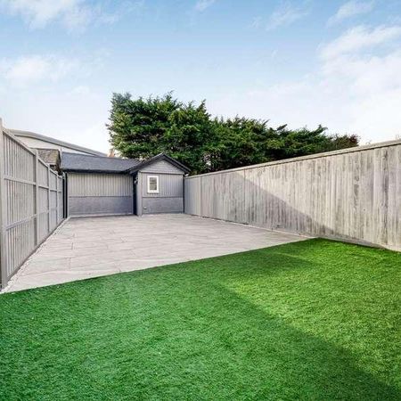 Spelthorne Lane, Ashford, TW15 - Photo 4