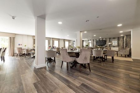 2 bedroom retirement property to rent - Photo 3