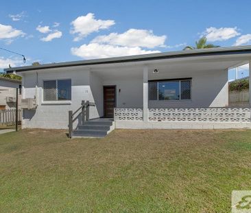 NEAT AND TIDY 3 BEDROOM HOME WITH LARGE OUTDOOR ENTERTAINING AREA - Photo 3