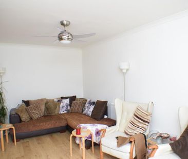 3 bedroom end of terrace house to rent - Photo 1