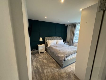 2 Bed Maisonette, Westwood Court, SW19 - Photo 4