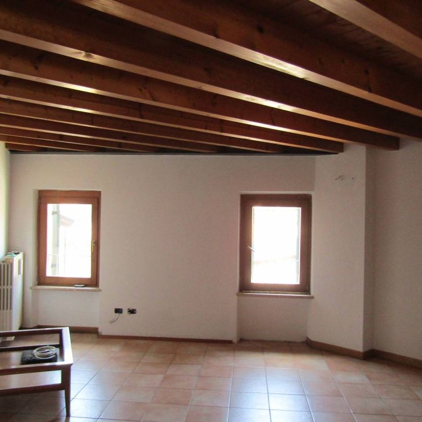 Mansarda via Sengio, Centro, Sant'Ambrogio di Valpolicella - Foto 1