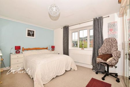 3 bedroom semi-detached house to rent - Photo 5