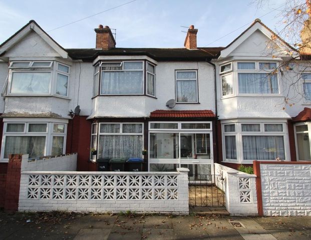 3 bedroom terraced house to rent - Photo 1