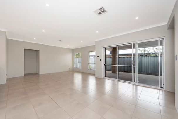 9 Norwood Avenue, Baldivis WA 6171 - House For Rent | Domain - Photo 1