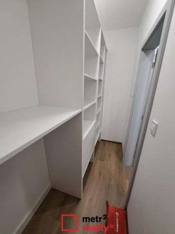 Pronájem bytu 1+kk 33 m2 - Fotografie 3