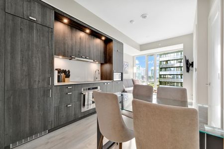 Front Street West - Photo 3