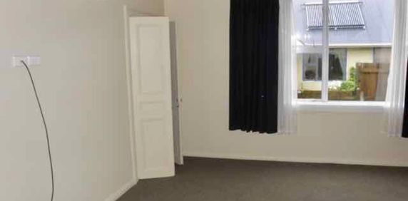 Great Location Flat - Photo 2