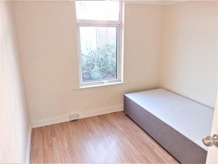 3 bedroom detached house to rent - Photo 4
