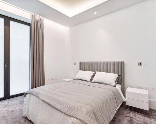 1 bedroom flat with 1 reception and 1 bathroom in London, W8 - Photo 1