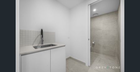 For Lease - Modern 4-Bedroom Townhouse Opposite Parkland - Photo 3