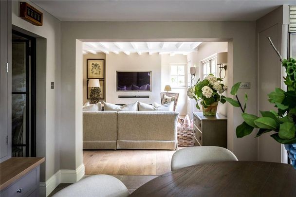 6 bedroom detached house to rent - Photo 1