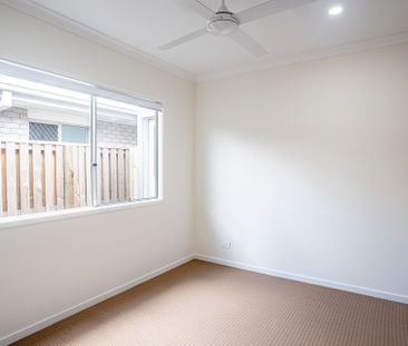 Stylish Pimpama Home with High-End Finishes - Photo 5