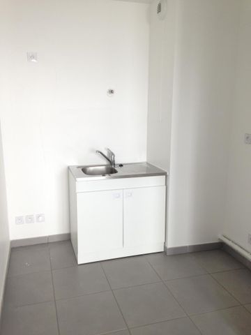 location Appartement T2 DE 35.84m² À LYON - Photo 3