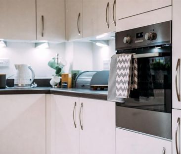 3 bedroom semi-detached house to rent - Photo 6