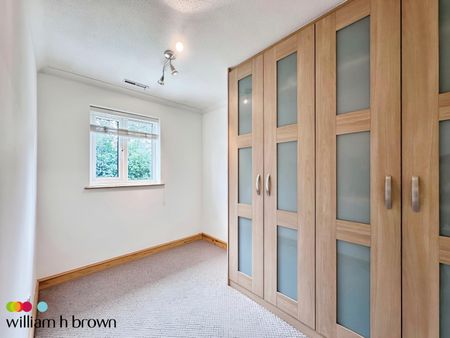 Bonington Chase, Chelmsford - Photo 3