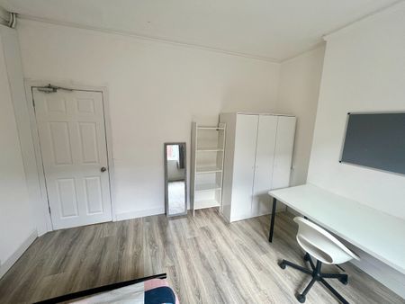 Room in a Shared House, City Road, NG7 - Photo 5