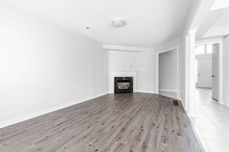 For Lease - 2529 Longridge Crescent, Oakville, Ontario - Photo 3