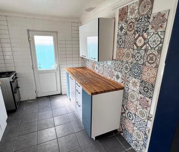 3 bedroom detached house to rent - Photo 4