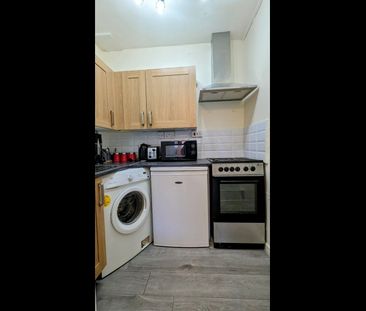 2 Bed Flat, Stratford Street, LS11 - Photo 2