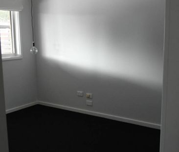 Renovated 3 Bedroom Home - Photo 2