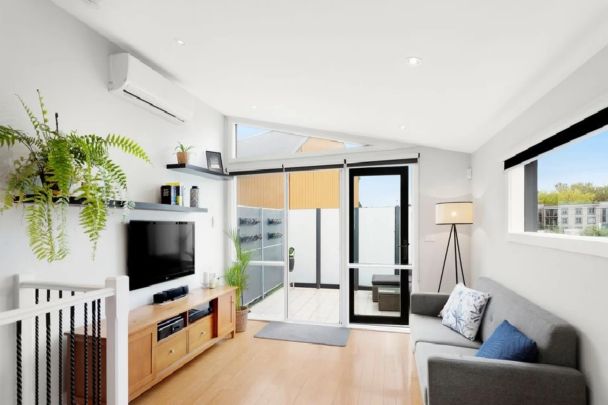 Townhouse with Large Balcony Plus Courtyard - Photo 1