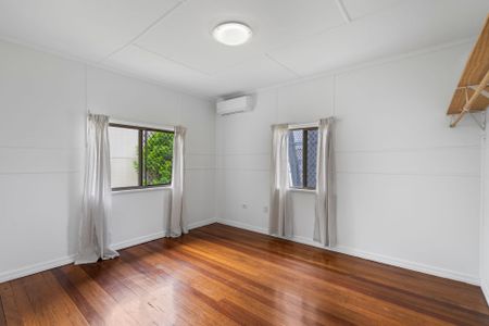 For Lease: Freshly Updated Family Home in a Quiet Goodna Location! - Photo 2