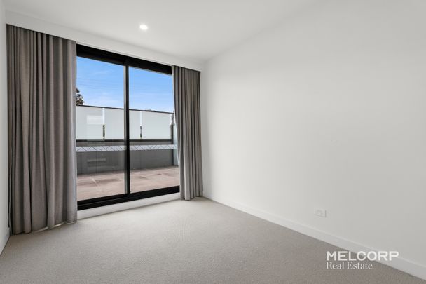 RESORT STYLE LIVING AT IT'S BEST - UNFURNISHED - Photo 1