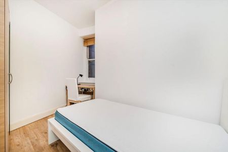 4 bedroom flat to rent - Photo 3