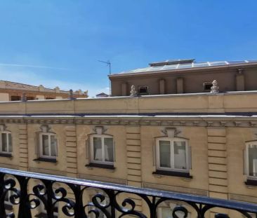 Room in a shared 8-bedroom apartment for rent in Palacio for profes... - Photo 3