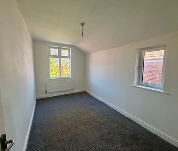 A three Bedroom Terraced House - Photo 4