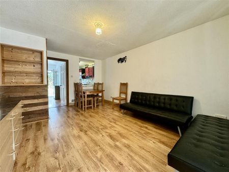 2 bedroom semi-detached house to rent - Photo 3