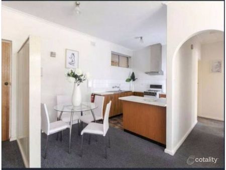 Cute two bedroom Apartment available for rent now! ALL enquiries via email only please. - Photo 3