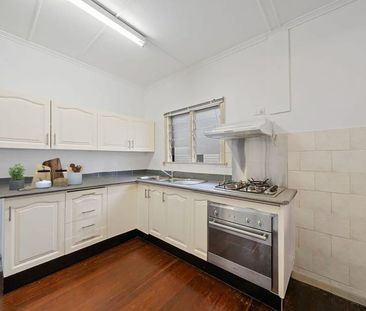 Blue-chip Location - Air-conditioned - Near New Bathroom - Private ... - Photo 6