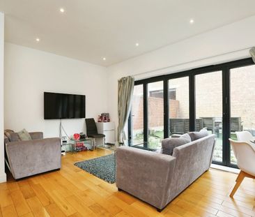 Room in a Shared House, Milner Road, SW19 - Photo 2