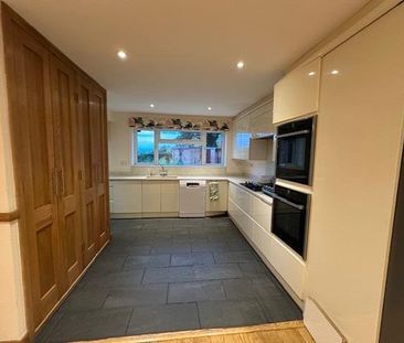 2 bedroom semi-detached house to rent - Photo 5