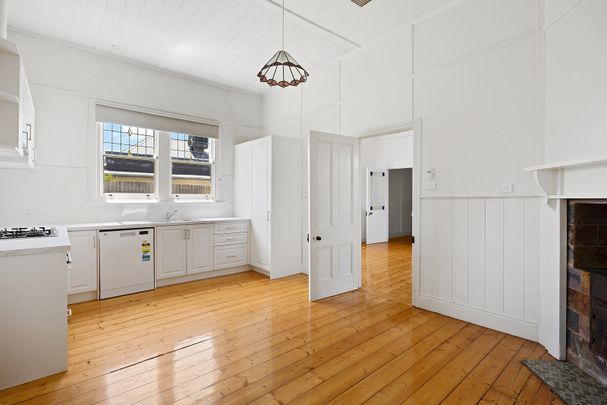 Bright, Spacious & Conveniently Located - Photo 1